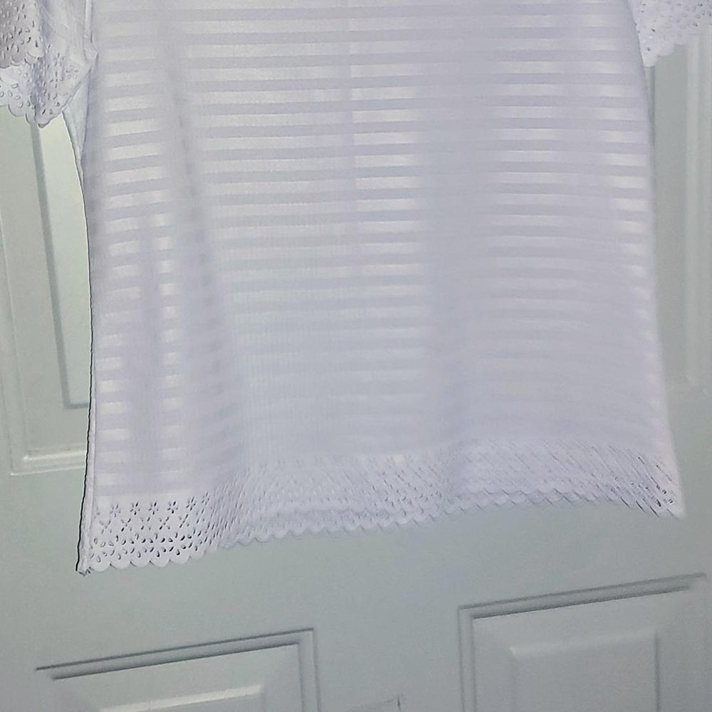 Elegant White Cut Out Top Size L NWT